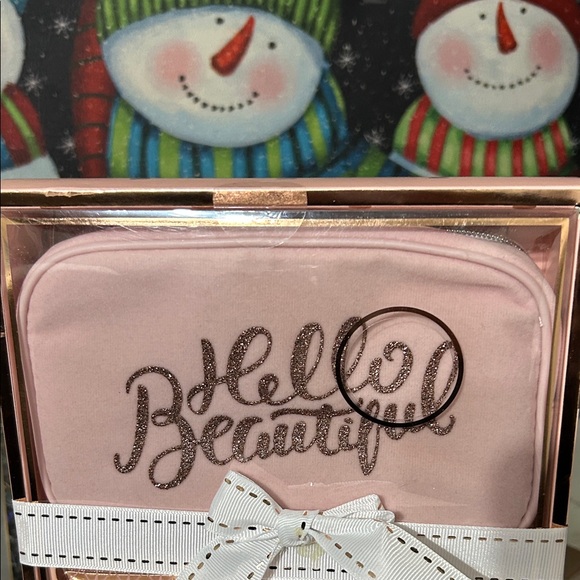 Fresh Peony & Freesia Body Wash Gift Set - Picture 7 of 7